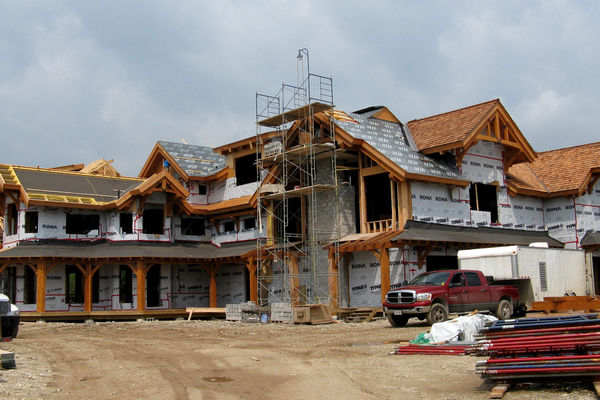 Hill-Top-Retreat-Collingwood-Ontario-Canadian-Timberframes-Construction-Roofing-Wall-Panels
